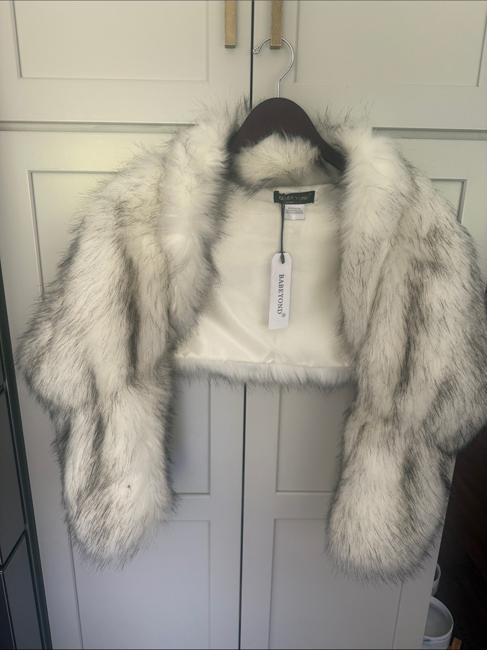 Faux Fur White Shrug Vest by BABEYOND